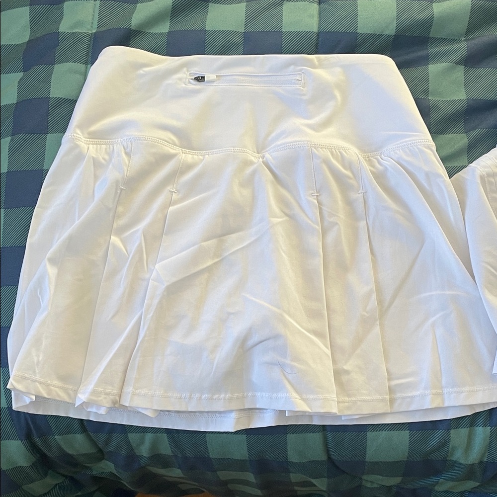 Chic tennis White Mini shkorts (2pcs) skirt. Shorts